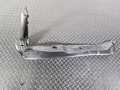 15-18 AUDI A7 4G FRONT RIGHT WING FENDER END SEAL PLATE 4G8821112A