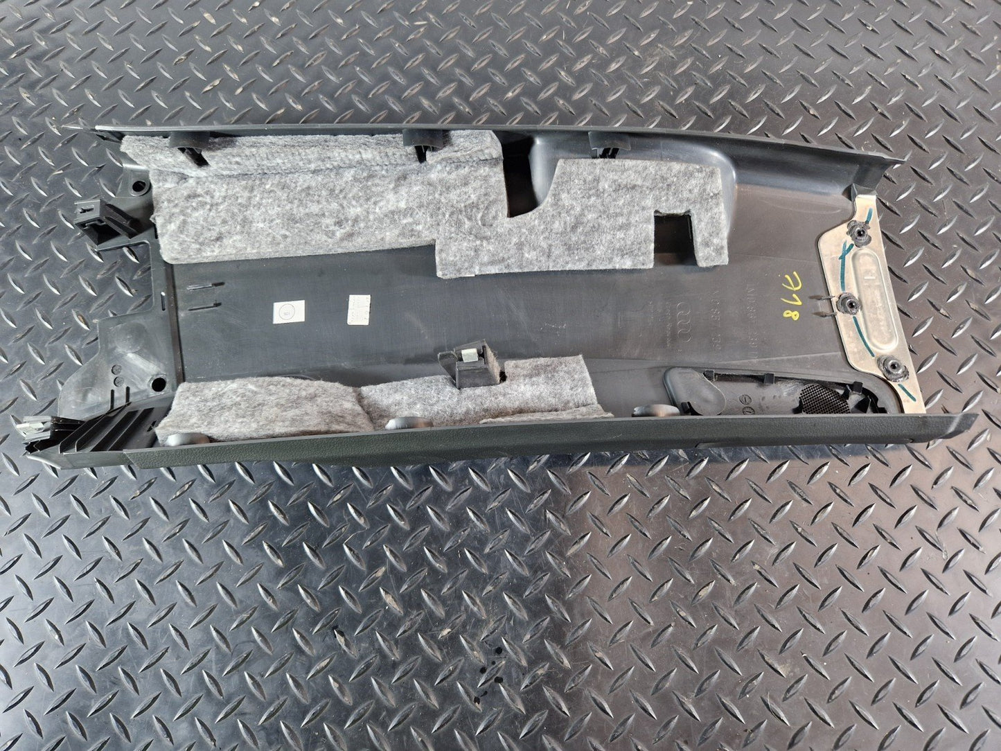 16-20 AUDI Q7 4M GENUINE LEFT N/S B-PILAR TRIM COVER IN BLACK 4M0867239