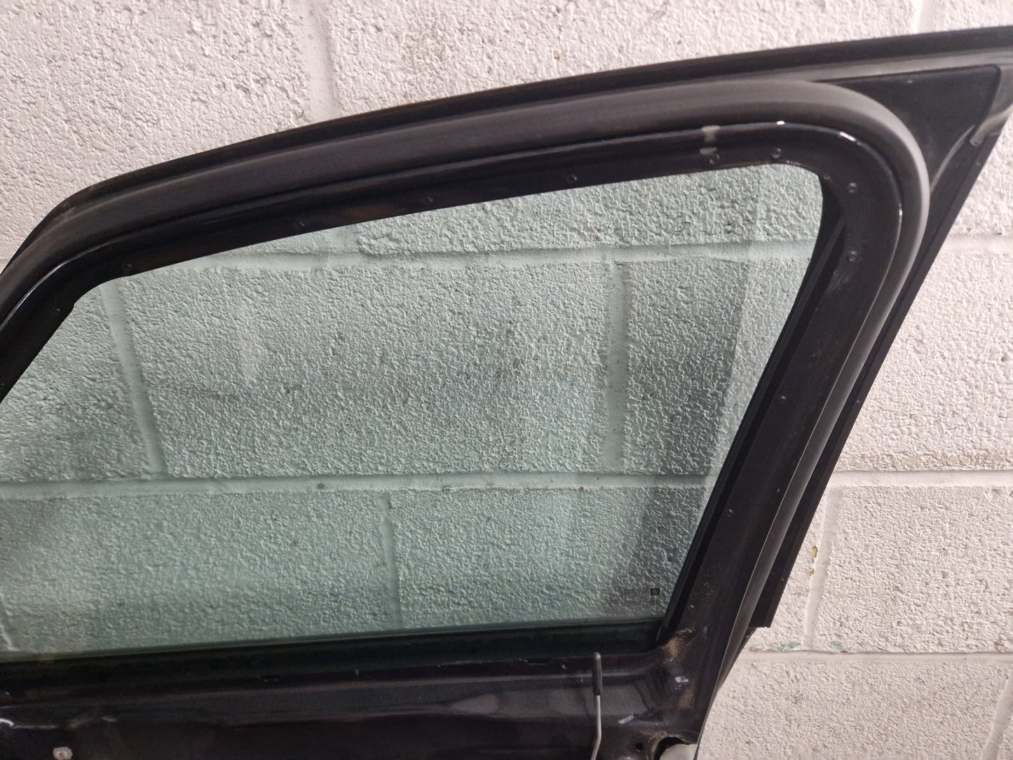 Vauxhall Zafira MK3 (C) (A3470) MPV Front Right O/S Complete Door in Black GAR