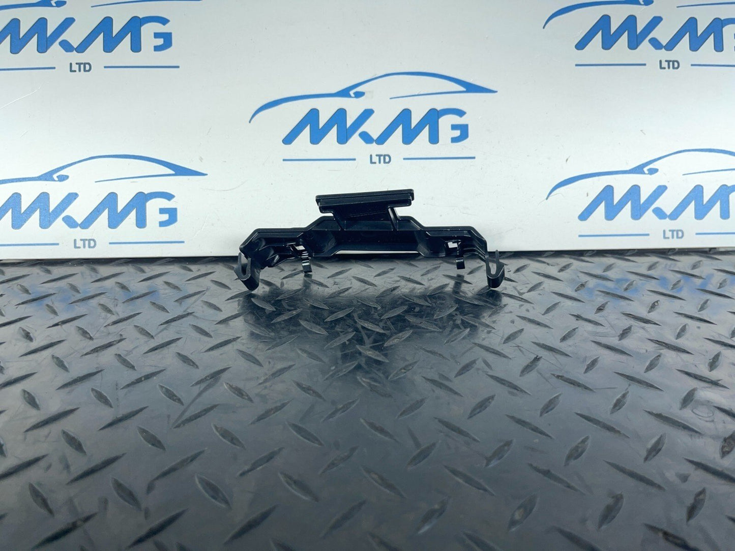 16-23 AUDI A5 F5 SPORTBACK S-LINE B-Pillar Trim Panel Bracket Upper 8W8867191