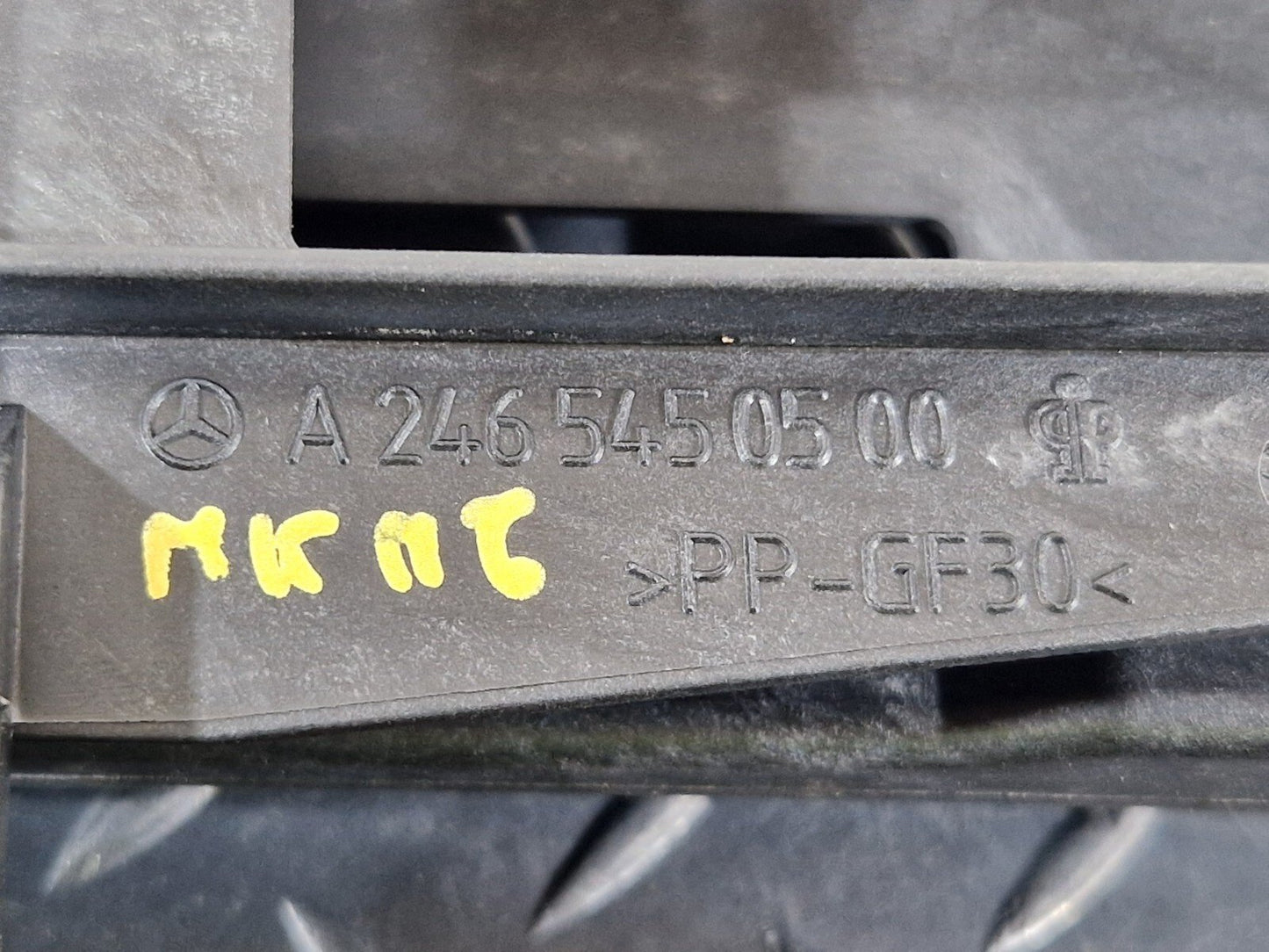 14-19 MERCEDES BENZ GLA X156 GEARBOX CONTROL MODULE BRACKET HOLDER A2465450500