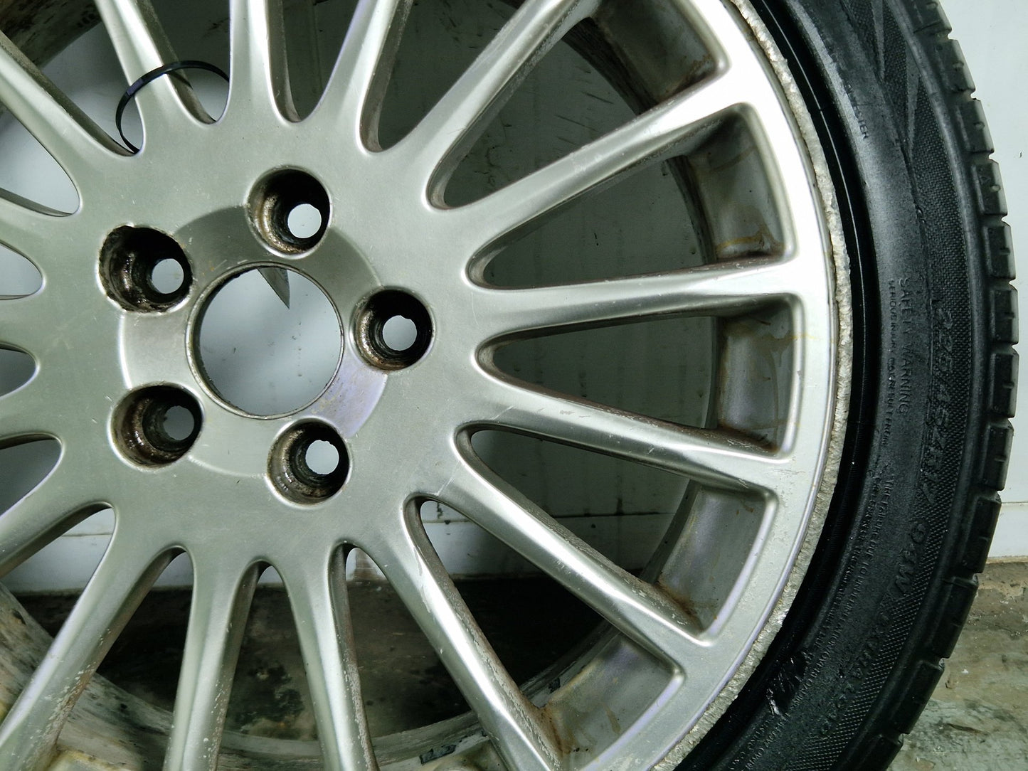 Volvo S60 MK1 17" Alloy Wheel with Tyre 225/45/17 ~4mm 8623719