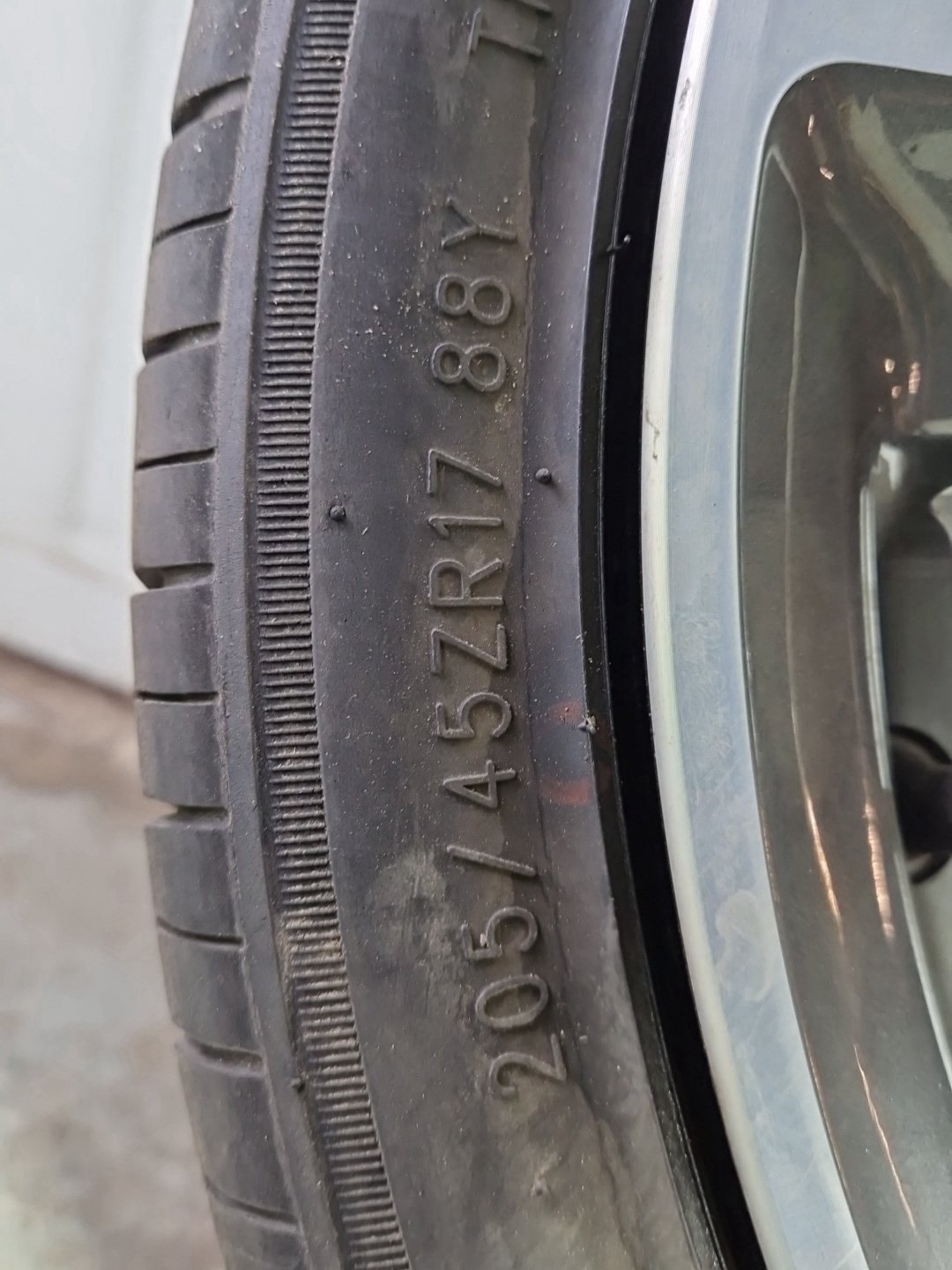 Honda CR-Z MK1 (ZF13) 17" Alloy Wheel with Tyre 205/45/17 6mm 17065A