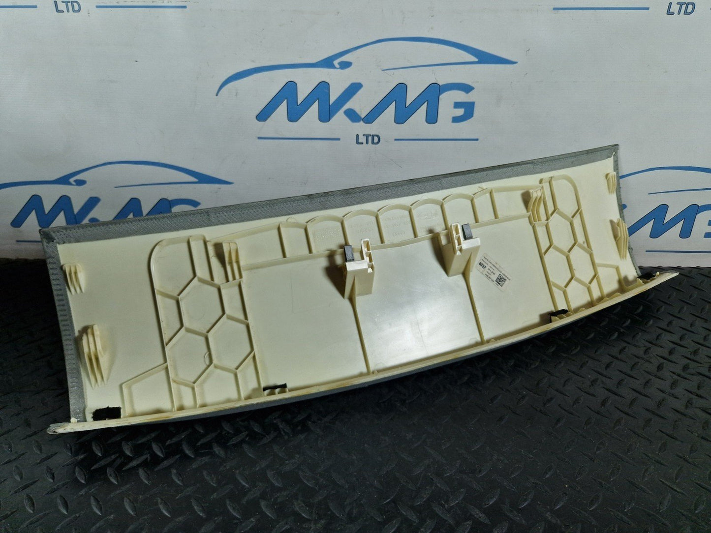 12-18 AUDI A6 C7 GENUINE REAR ROOF TRIM 4G9867839