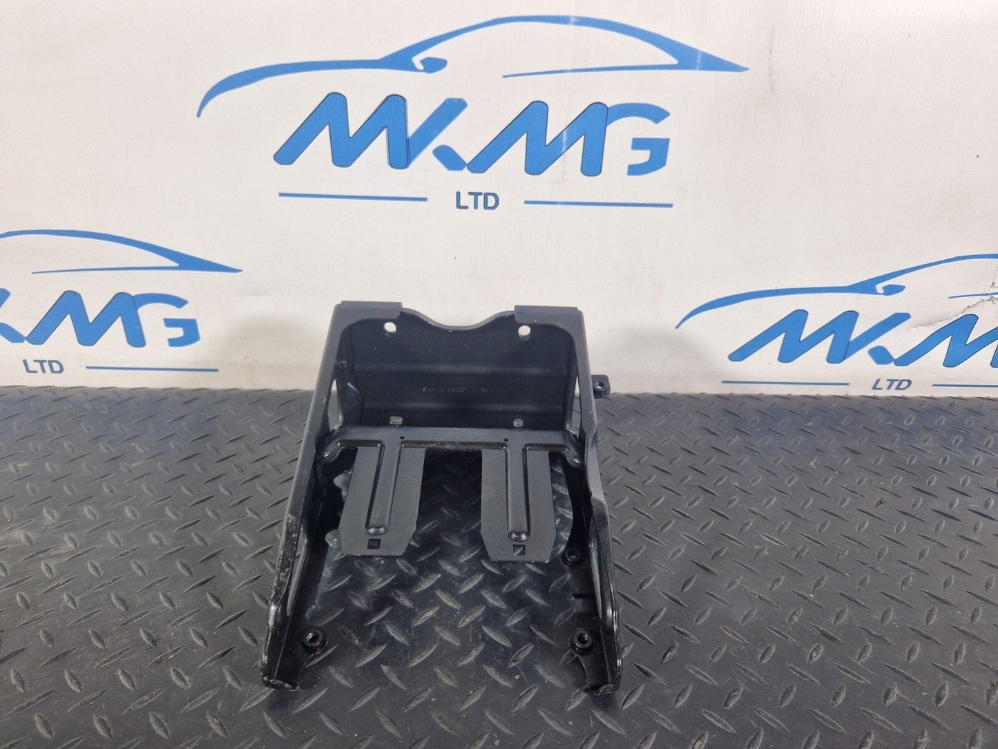 19-ON MERCEDES BENZ A CLA C118 W177 ENGINE BAY SUPPORT BRACKET A2475452601