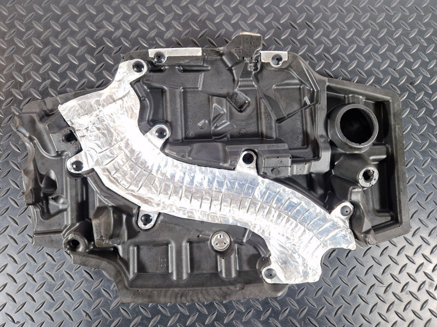 19-ON MERCEDES A B W177 W247 2.0D OM654 DIESEL ENGINE COVER A6540109006