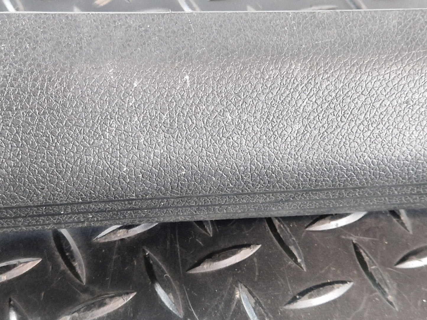 16-22 MERCEDES BENZ X253 RIGHT DRIVER SIDE O/S INNER SILL TRIM COVER A2056860636