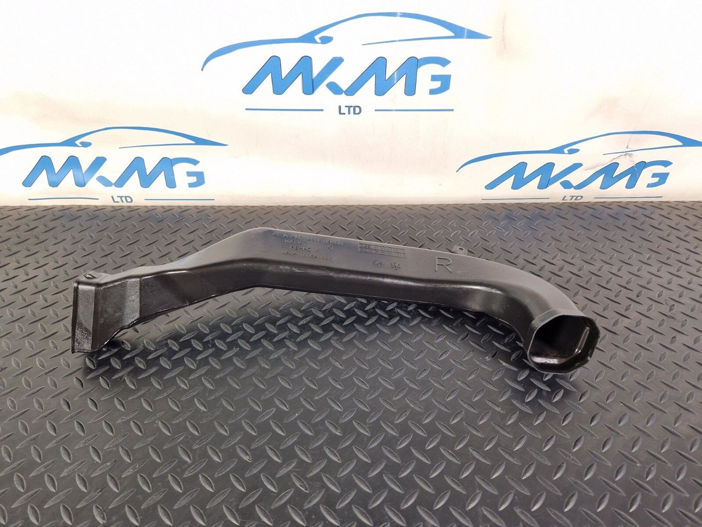 18-ON MERCEDES BENZ SPRINTER W907 OEM AIR DUCT A9078310900