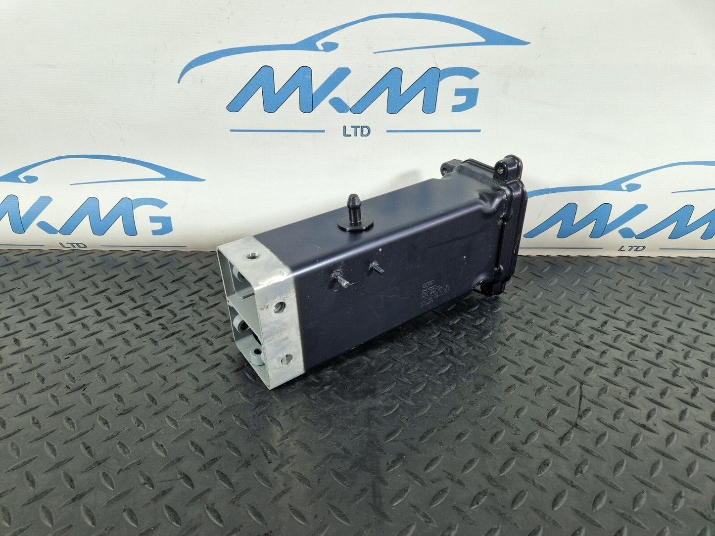 10-17 AUDI A8 4H CRASH IMPACT BEAM BAR CARRIER N/S LEFT 4H0805129B