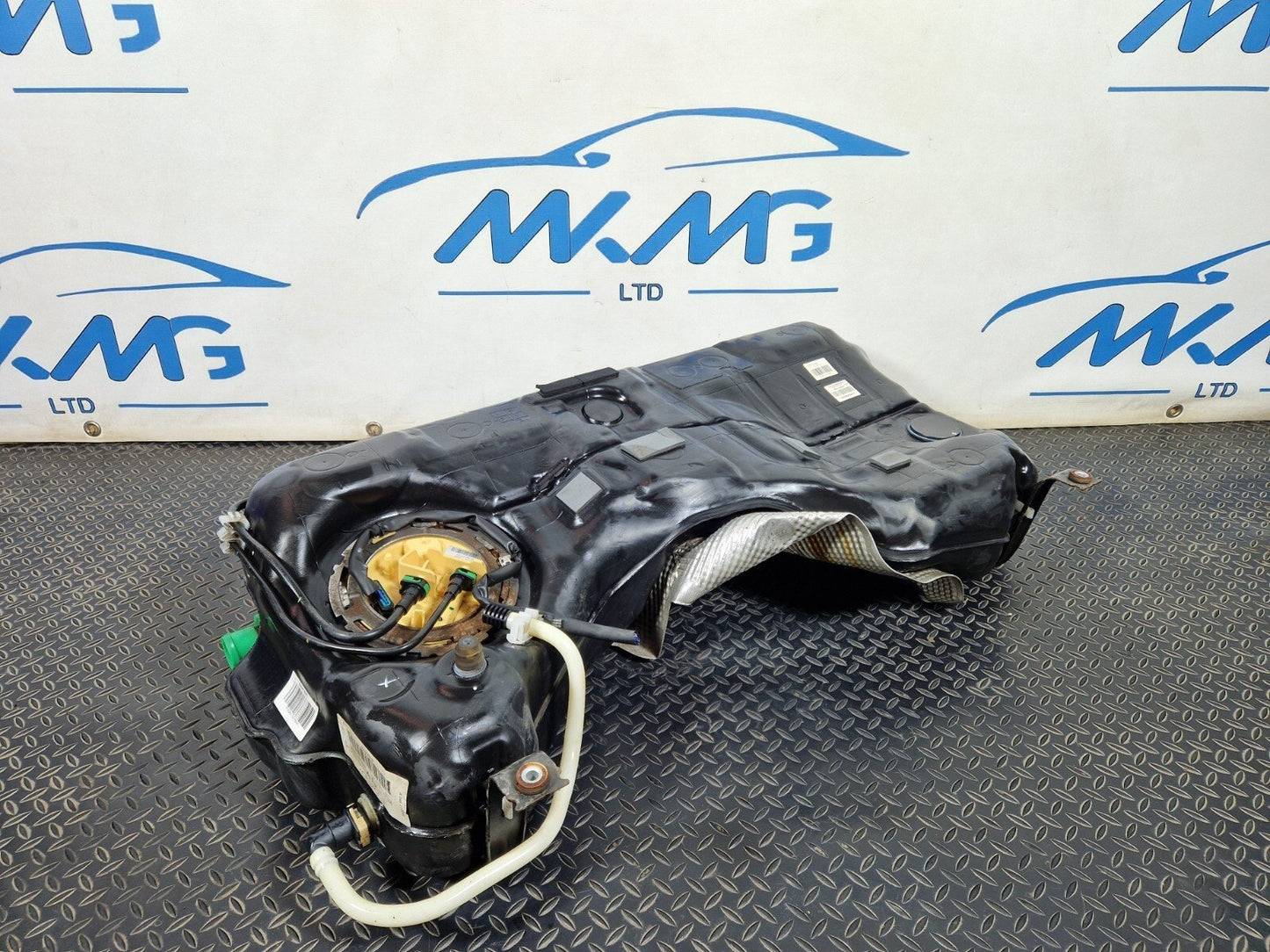 14-20 MERCEDES BENZ GLA X156 4-MATIC DIESEL ENGINE FUEL TANK A2464701300