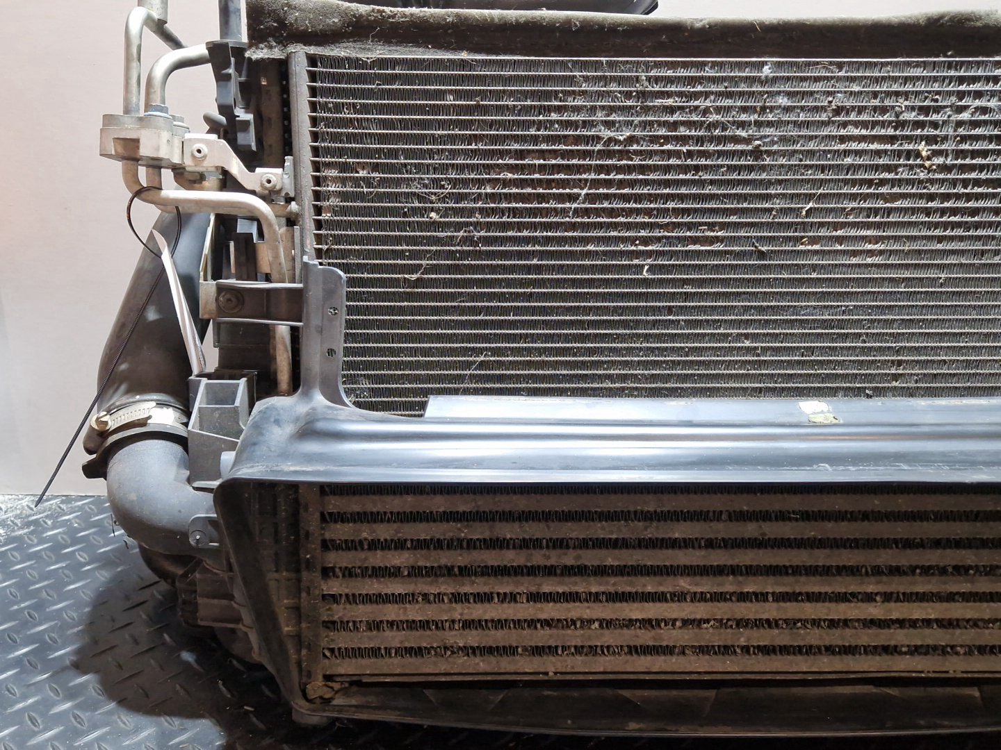 Volvo S40 2.0LL Diesel 100kw D4204T Genuine Complete Rad Radiator Pack