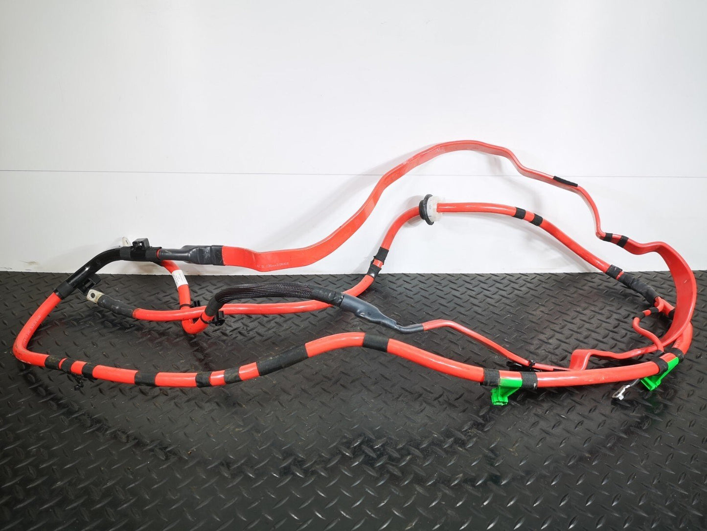 16-19 AUDI A4 B9 GENUINE 1.4 TFSI POSITIVE BATTERY TERMINAL LEAD CABLE 8w2971225