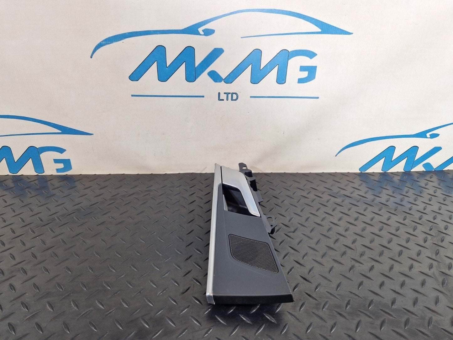 GENUINE AUDI A4 B9 RIGHT DRIVER REAR INTERIOR DOOR HANDLE 8W0959524