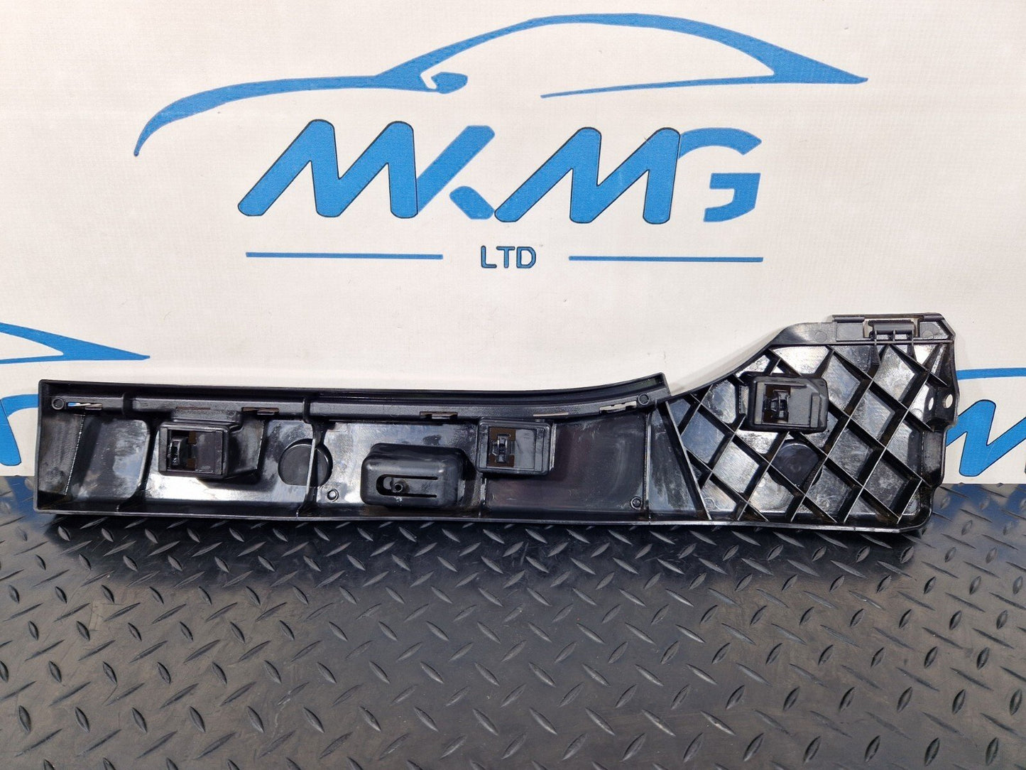14-21 BMW 2 SERIES F45 F46 GENUINE REAR RIGHT SIDE SKIRT BRACKET 7318862