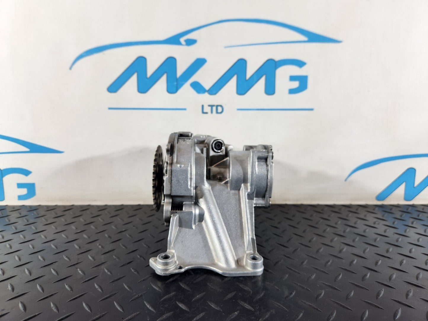 19-ON RANGE ROVER EVOQUE L551 2.0 DIESEL OIL PUMP M4D36L079
