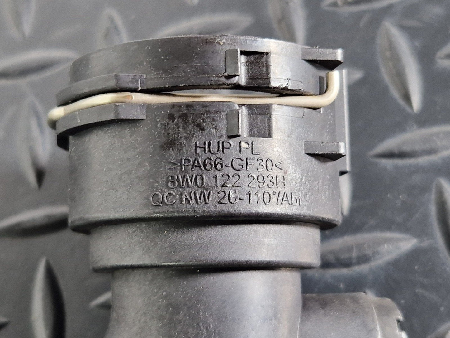 16-19 AUDI A4 B9 S-LINE OEM WATER COOLANT PIPE 8W0121140 8W0122293H