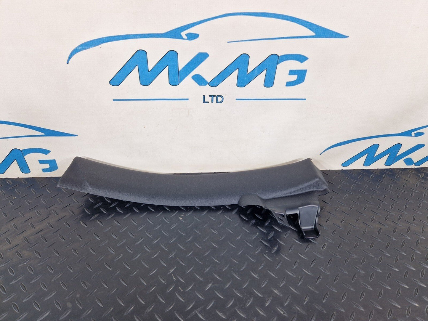 20-24 BMW 1 SERIES F40 REAR DOOR ENTERANCE TRIM RIGHT DRIVER SIDE 7444942