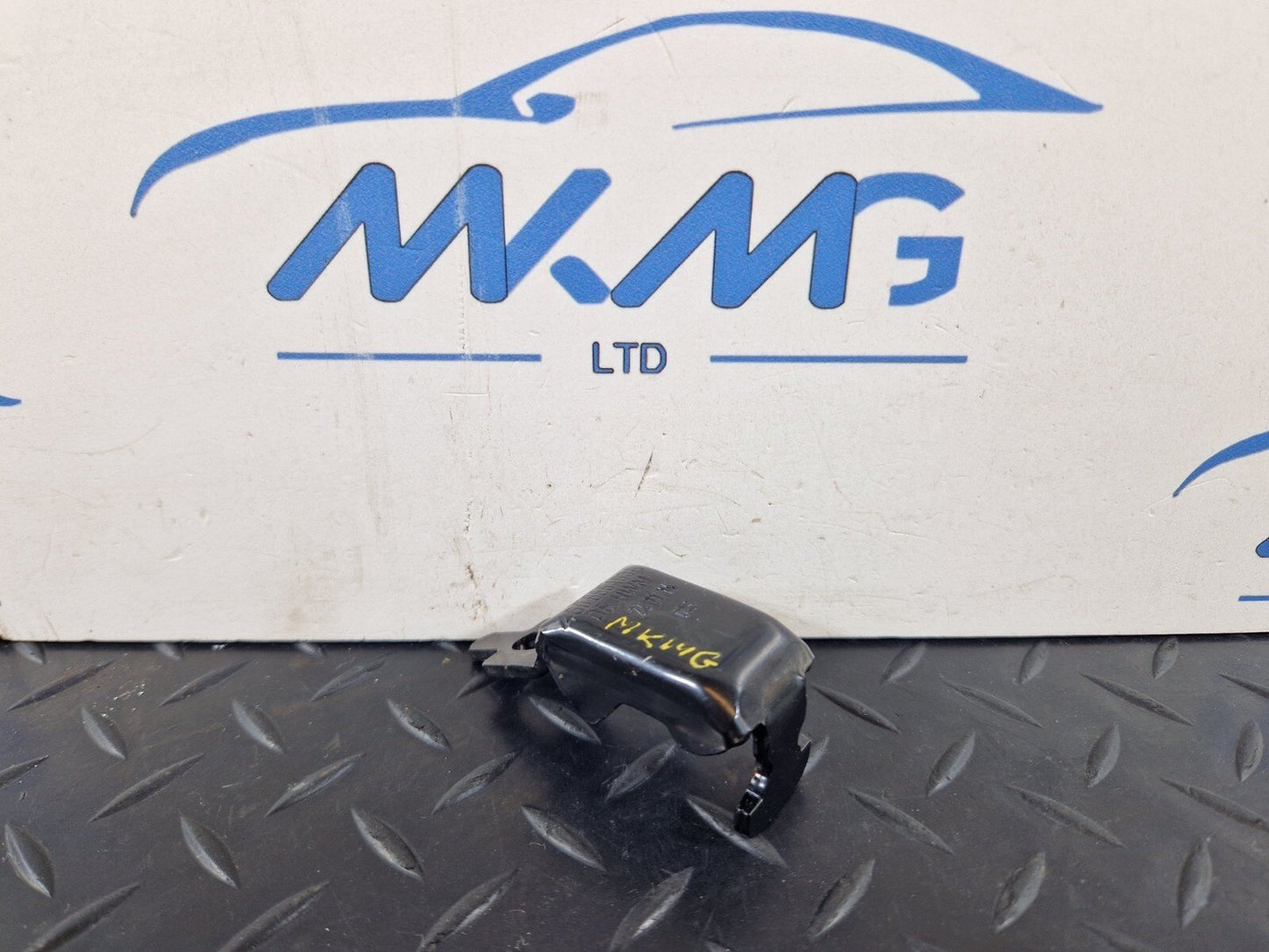 12-18 AUDI A6 C7 GENUINE OEM REAR SEAT MOUNT CLAMP BRACKET 4G0886193A