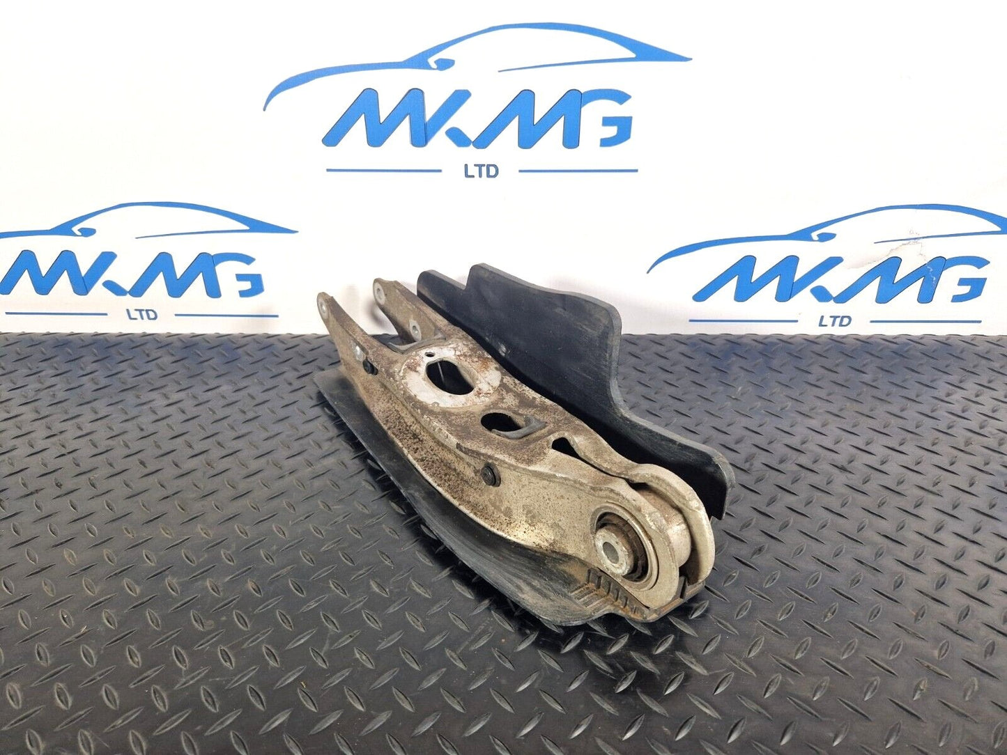 6-19 AUDI A4 B9 GENUINE REAR RIGHT OR LEFT SIDE LOWER CONTROL ARM 8W0505311H