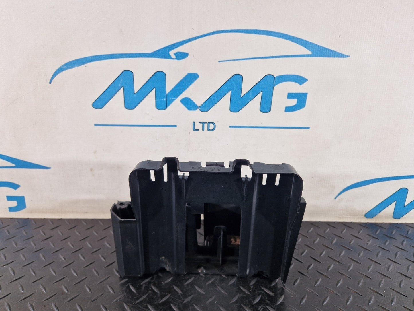 16-19 AUDI A4 B9 CONTROL MODULE BRACKET MOUNT HOLDER 8W0907297