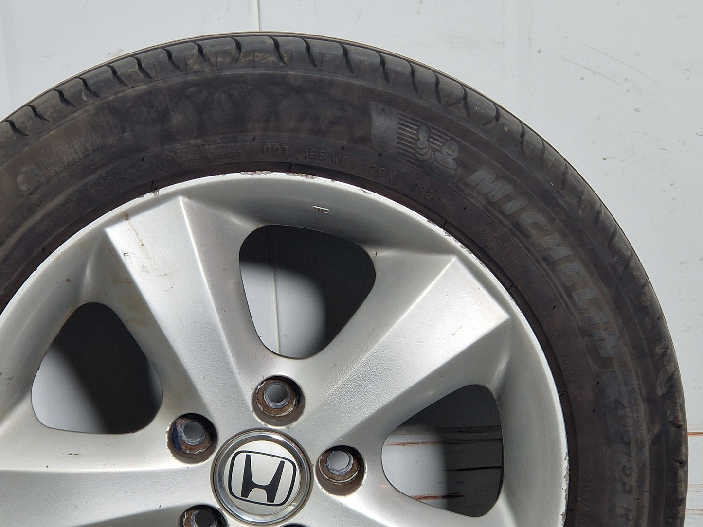 Honda FR-V MK1 16" Alloy Wheel with Tyre 7mm 205/55/16