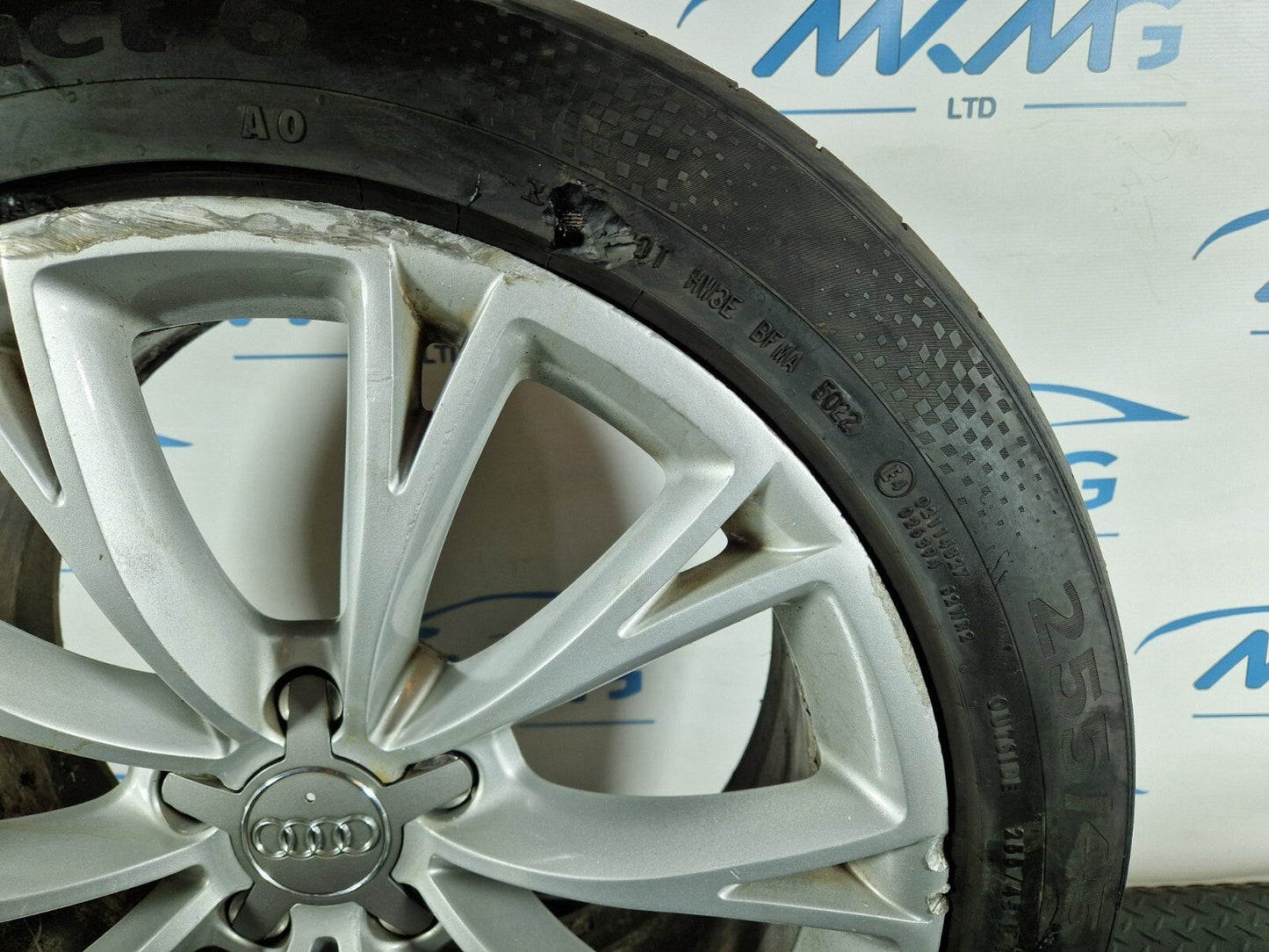 10-17 AUDI A8 4H GENUINE 19" ALLOY WHEEL 9J ET33 & TYRE 255 45 R19 4H0601025G