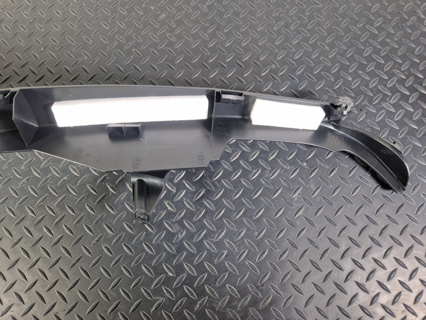 14-21 MERCEDES C200 W205 GENUINE REAR LEFT BLACK C PILLAR TRIM A2056903105