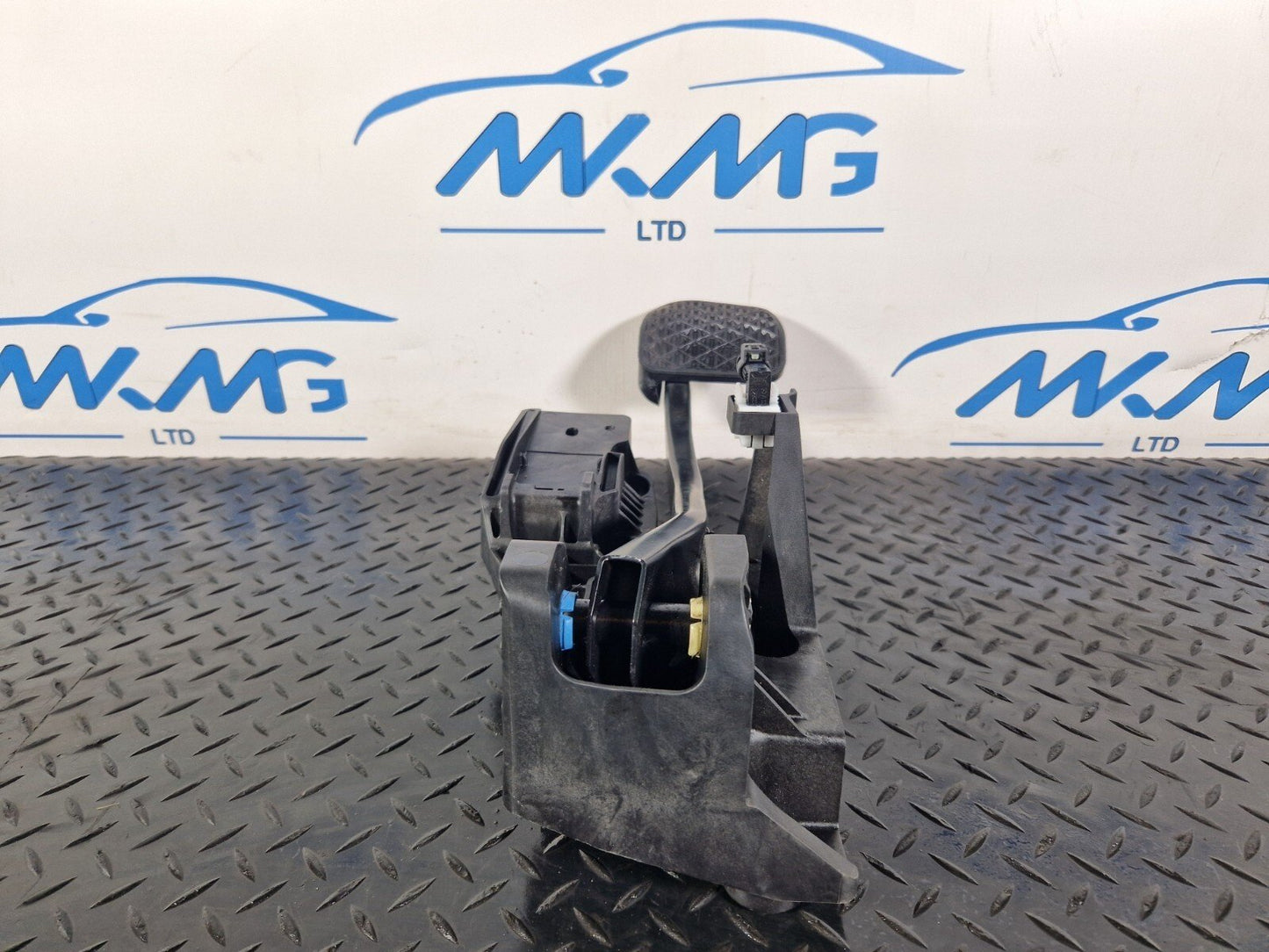18-ON MERCEDES BENZ A CLASS W177 1.5CDI AUTO GENUINE BRAKE PEDAL A2472900100