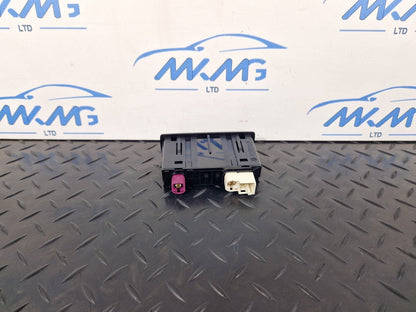 19-ON MERCEDES B CLASS W247 CENTRE CONSOLE USB CONNECTION PORT A2478203902