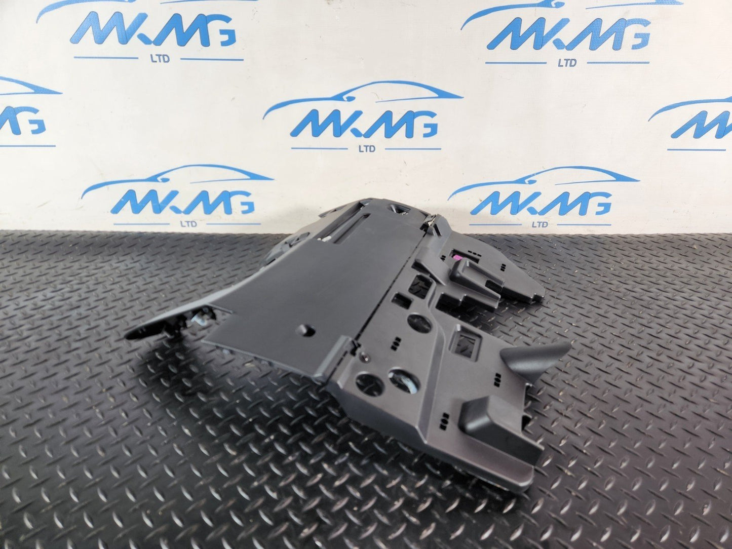 10-18 VW TOUAREG 7P GENUINE DASHBOARD LOWER TRIM COVER 7P2858365