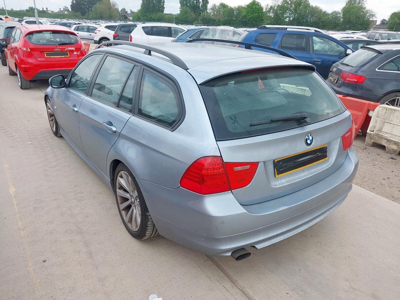 2009 BMW 318i E91