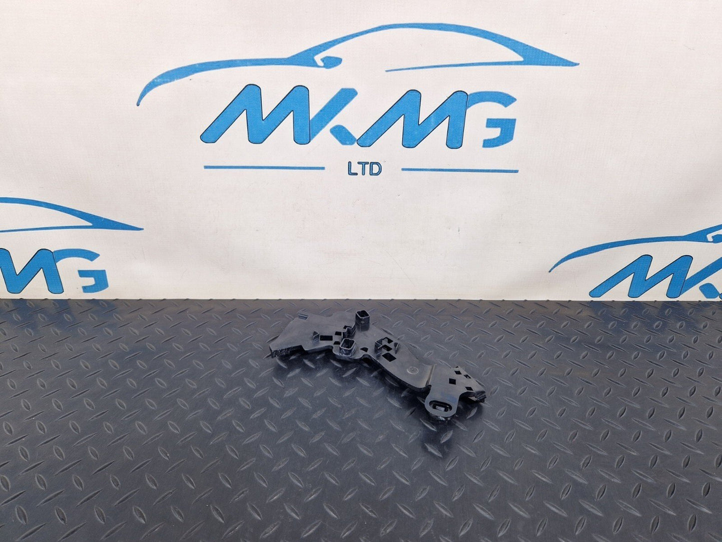 14-21 MERCEDES BENZ C200 W205 REAR RIGHT BRAKE CALIPER CABLES HOLDER A2055460446