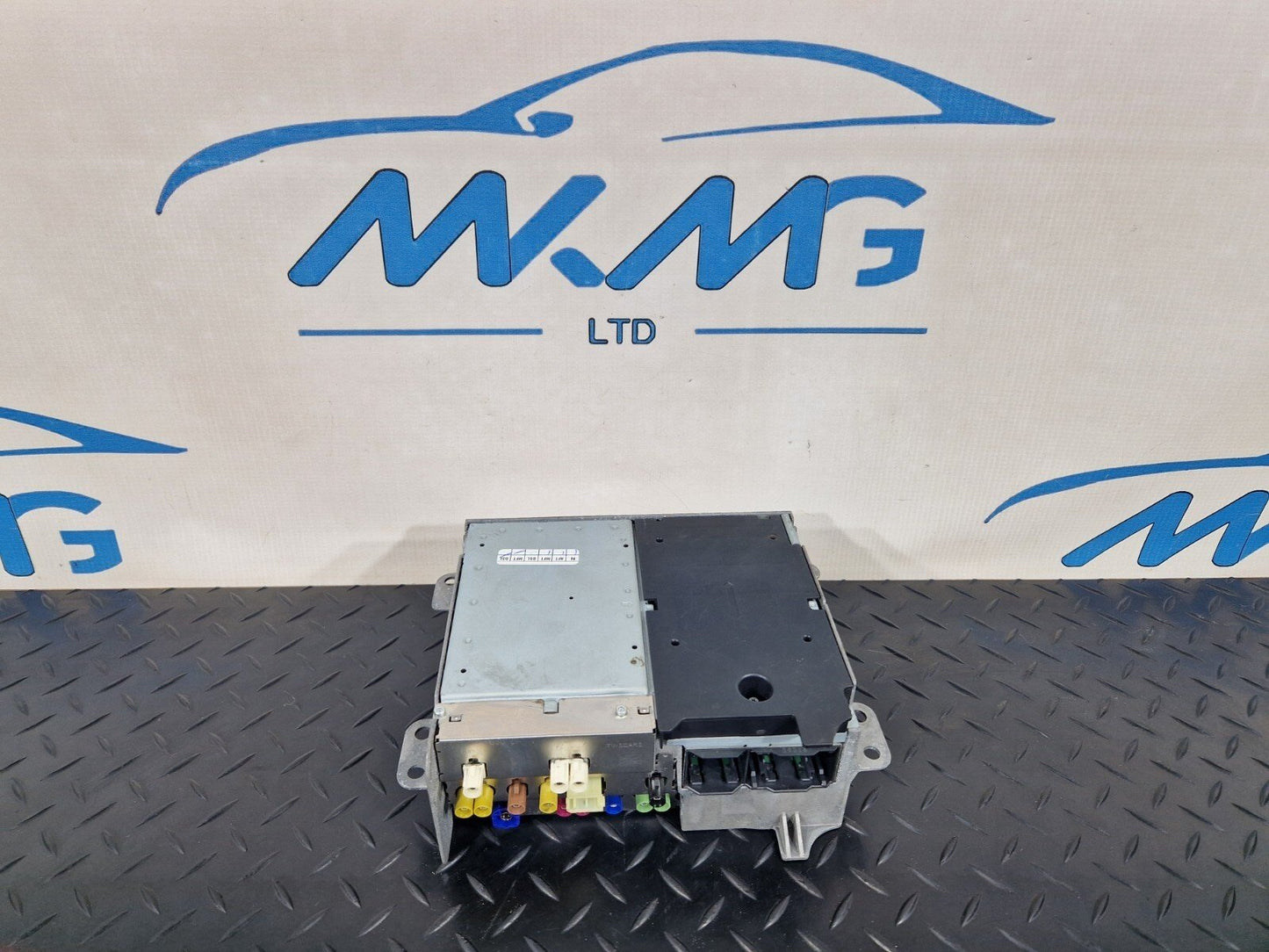 19-ON MERCEDES BENZ B CLASS W247 RADIO MULTIMEDIA NAVI HEAD UNIT A2479004408