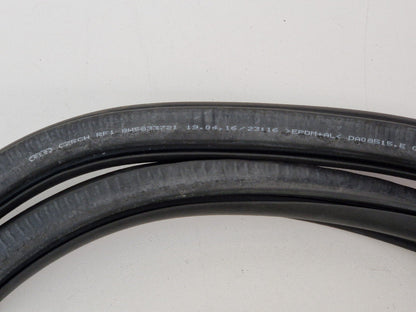 16-19 AUDI A4 B9 GENUINE N/S/R REAR LEFT SIDE DOOR RUBBER SEAL 8W5833721