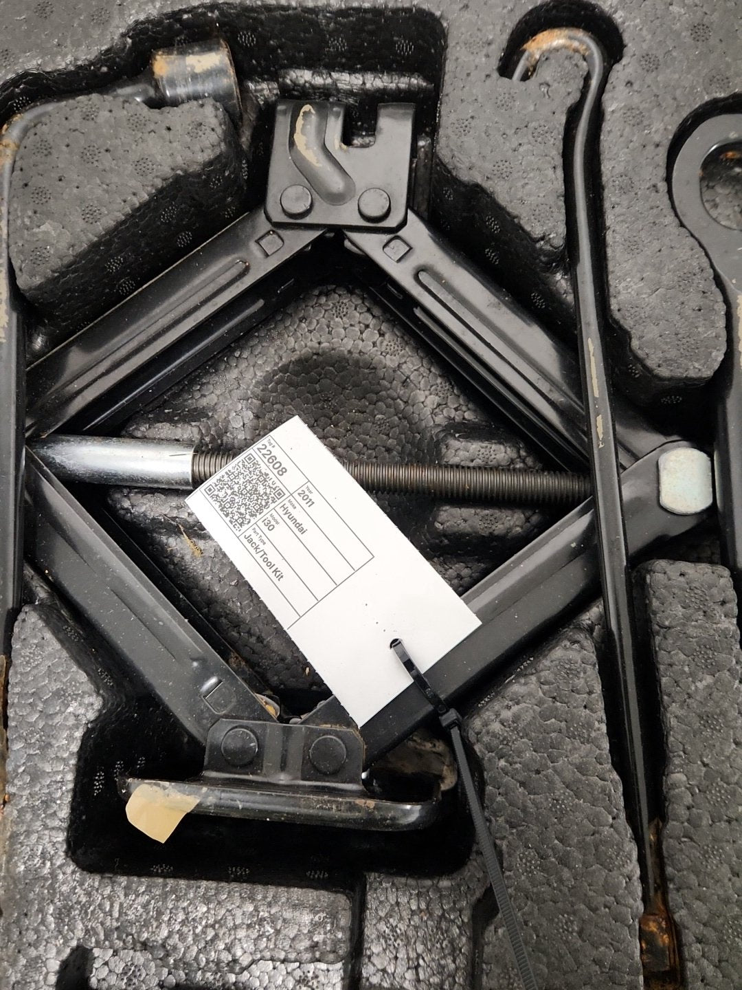 Hyundai i30 MK1 (FD) Estate Genuine Jack Tool Kit & Foam Holder