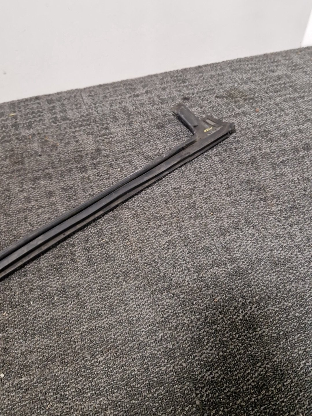 Mercedes-Benz Vito V-Class W447 Right Side Sliding Door Rubber Seal A4477310380