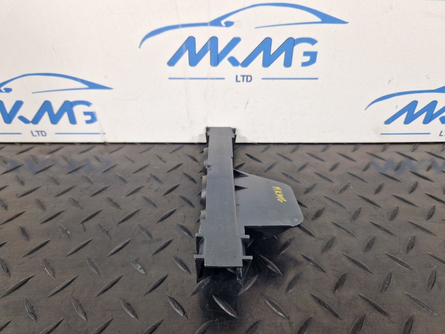 14-21 MERCEDES BENZ C220 W205 TOP LEFT AIR DUCT SEALING A2058317900