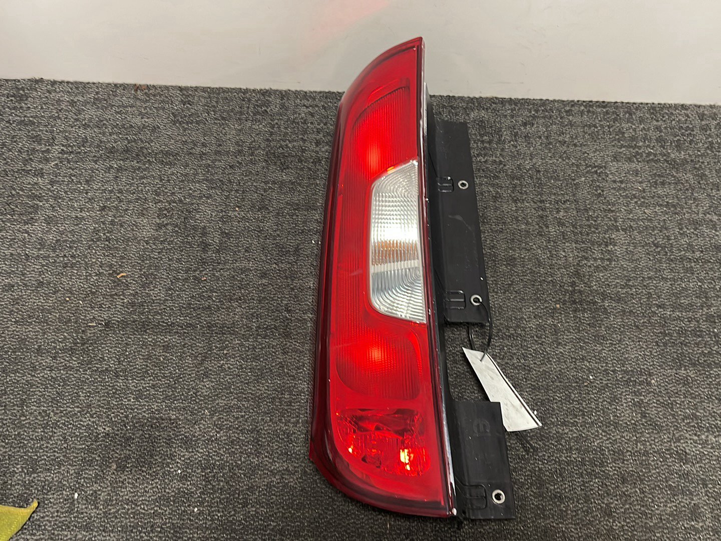 2017 Fiat Doblo MK2 FL (263-1) Genuine Rear Left Passenger Tail Light 52044717
