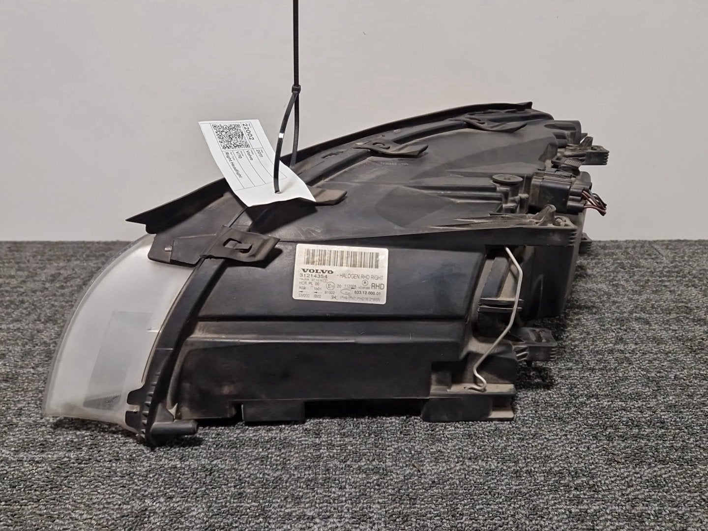 Volvo V70 MK3 Genuine Right O/S Driver Headlight 31214354