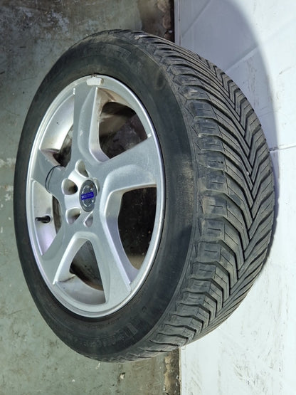 Volvo V70 MK3 17" Alloy Wheel with Tyre 225/50/17 5mm