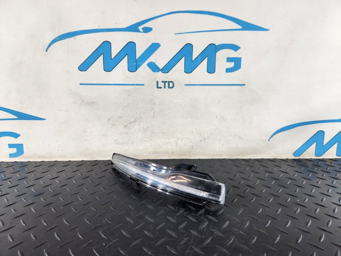 MERCEDES BENZ B CLASS W247 LEFT N/S WING MIRROR TURN SIGNAL LIGHT A0999064701