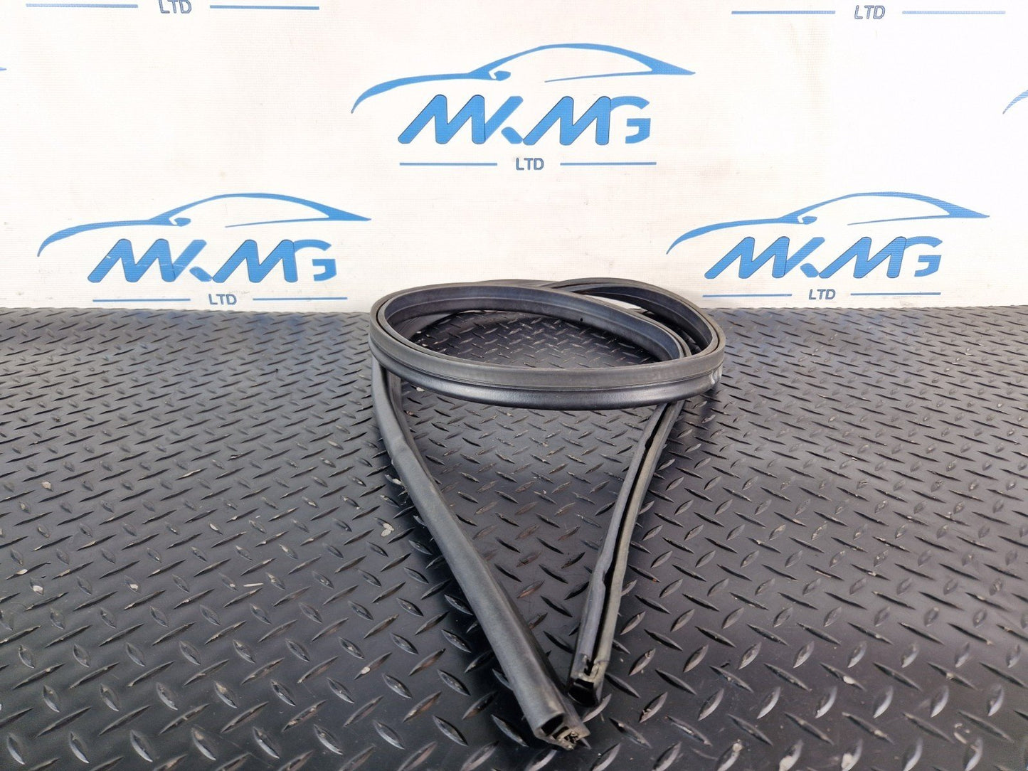 11-19 MERCEDES BENZ ML W166 GENUINE ENGINE BONNET HOOD GASKET SEAL