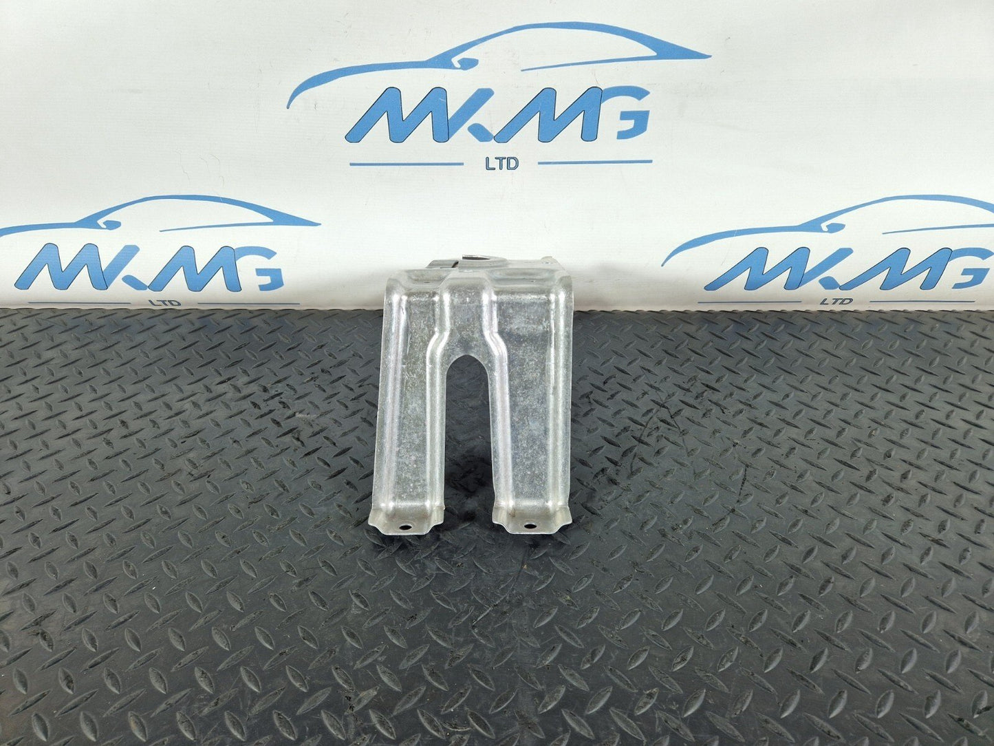 10-17 AUDI A8 4H BATTERY RETAINING BRACKET CLAMP HOLDER MOUNT 4H0802417B