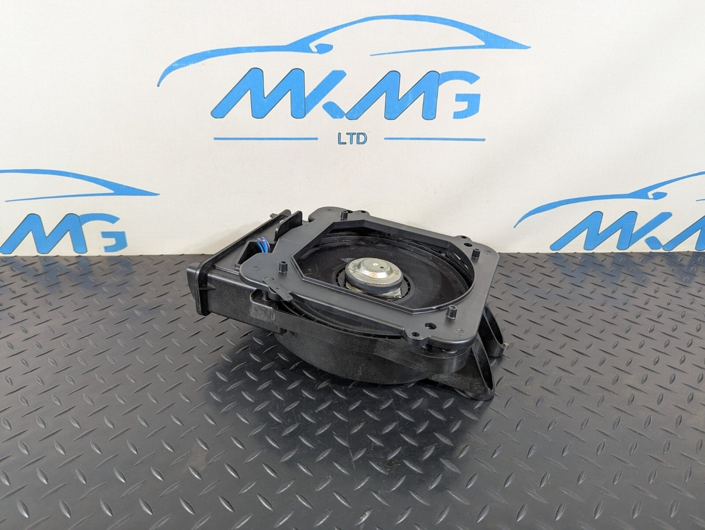 16-22 BMW X1 F48 GENUINE OEM FRONT RIGHT DRIVER SIDE SUBWOOFER SPEAKER 927599604
