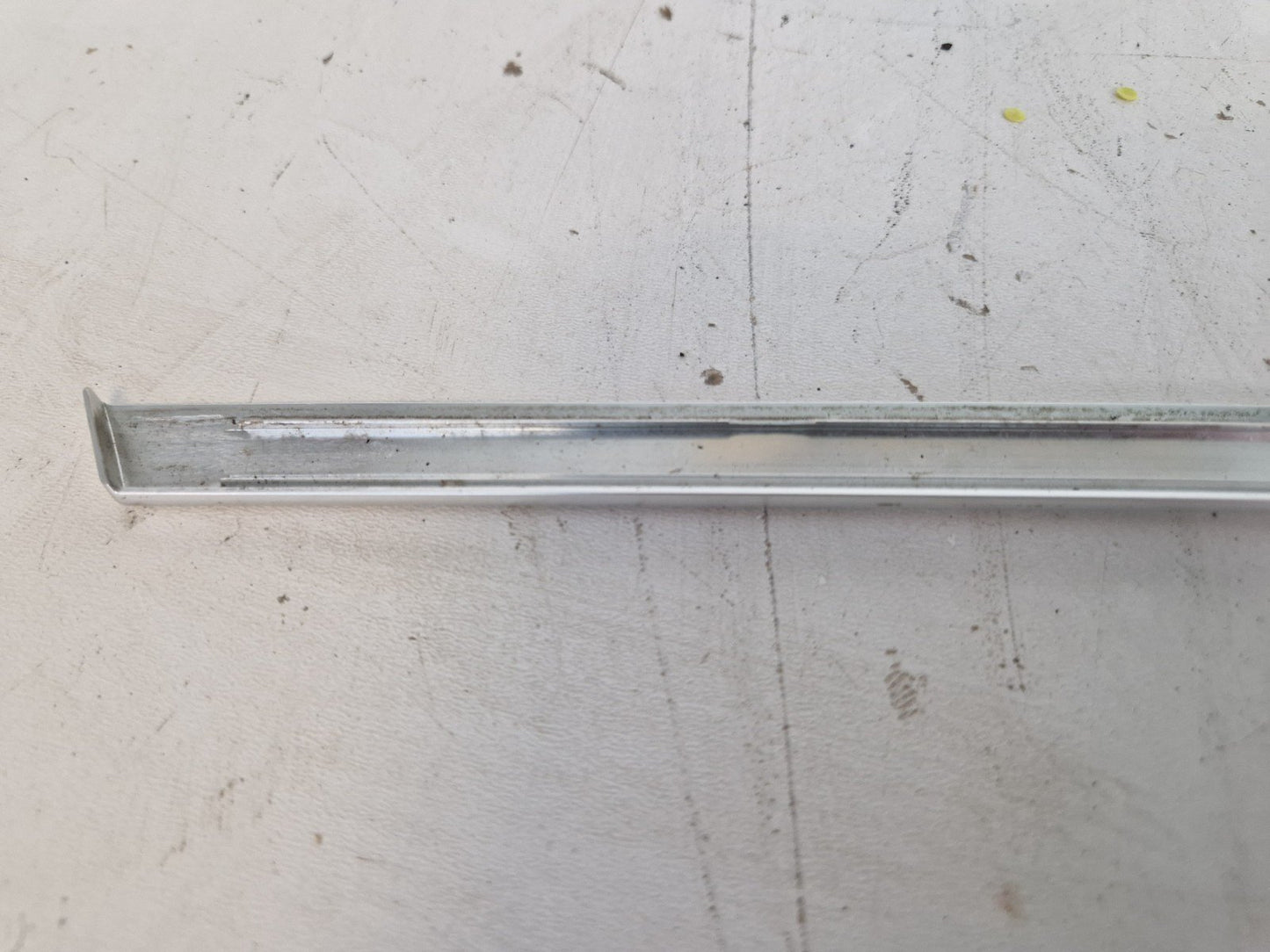 16-20 AUDI Q7 4M GENUINE OEM LEFT SIDE CHROME GLASS TRIM FRAME 4M0853346