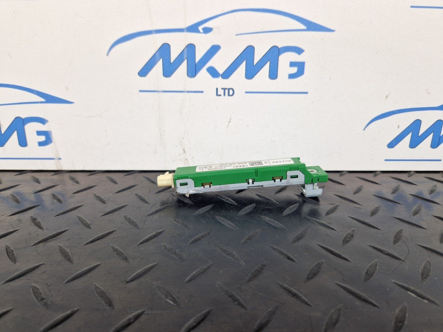 16-24 AUDI A5 F5 COUPE GENUINE ANTENNA AMPLIFIER BOOSTER 8W6035225