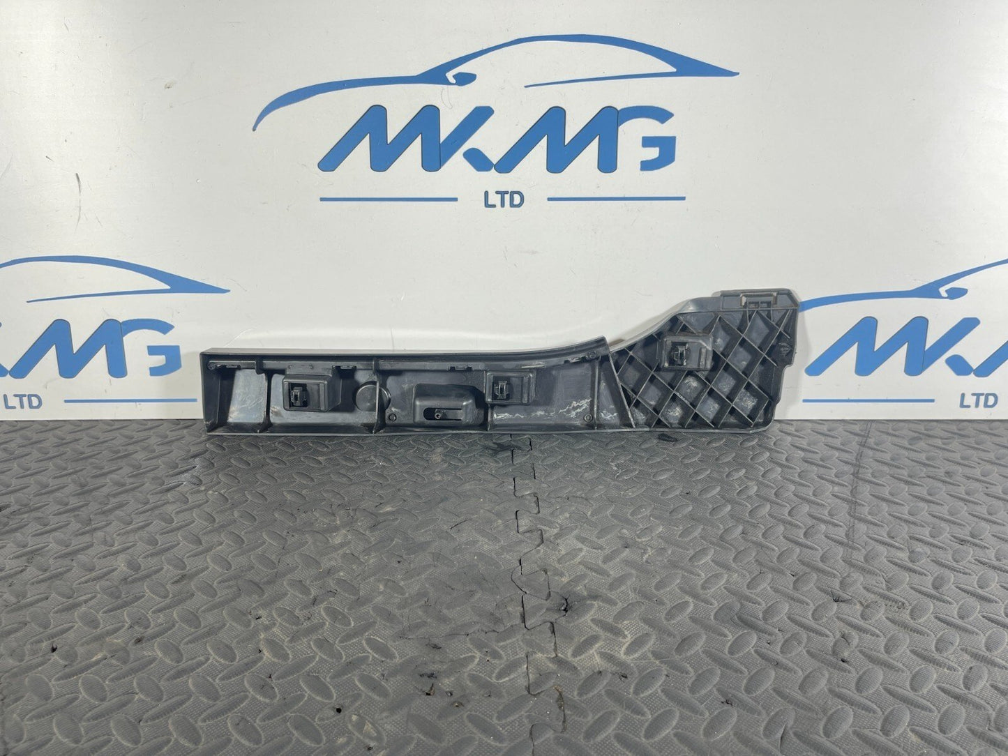 14-21 BMW 2 SERIES GRAN TOURER F46 GENUINE REAR RIGHT SIDE SKIRT BRACKET 7318862