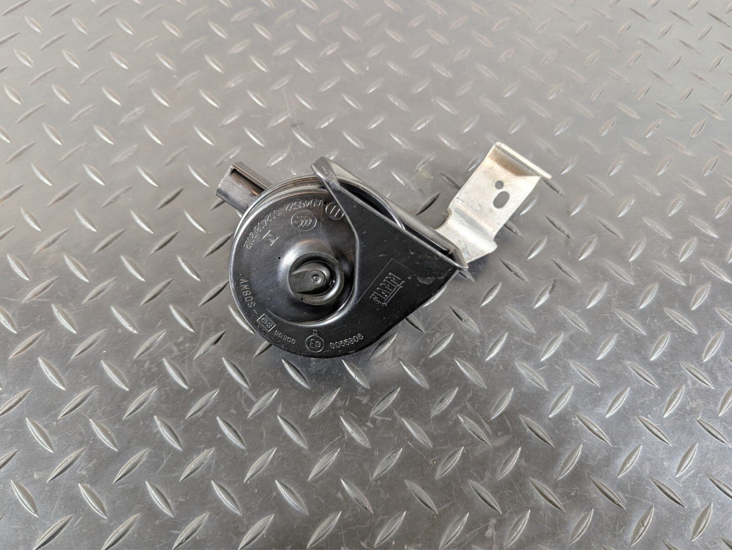 16-22 BMW X1 F48 GENUINE OEM ALARM SIREN HORN SIGNAL HIGH TONE & MOUNT 7410918