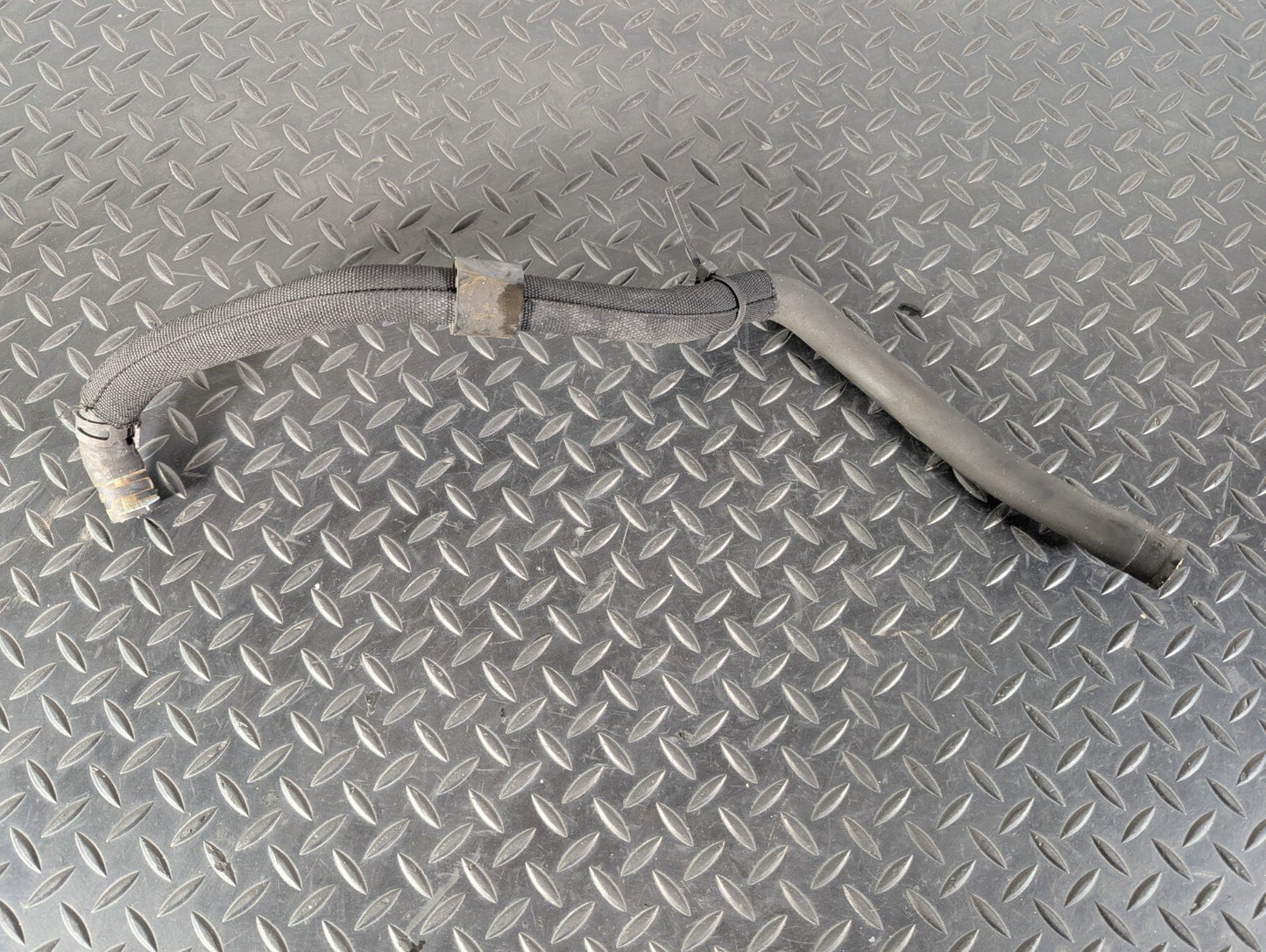 10-15 AUDI Q7 4L OEM COOLANT HOSE RADIATOR PIPE WATER COOLING LINE 7L8121073J