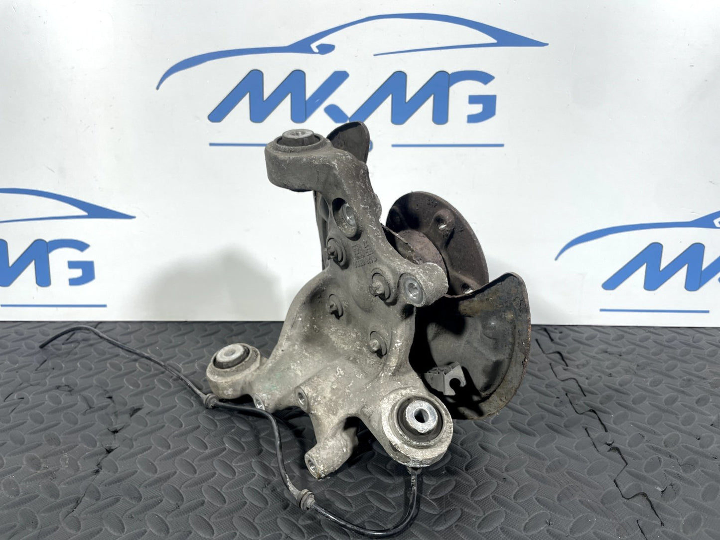 12-18  MERCEDES A B CLA W176 W246 C117 REAR PASSENGER SIDE WHEEL HUB A2460306